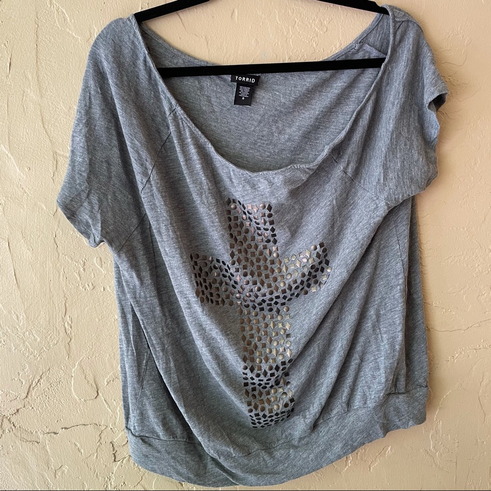 Torrid Size 0 Faux studded off shoulder t shirt - Picture 3 of 9
